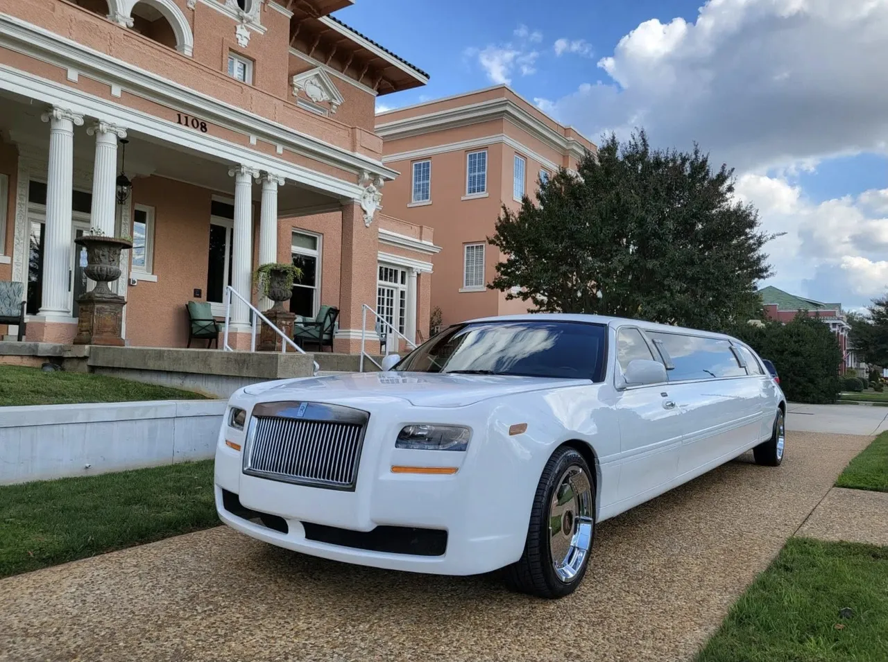 Rolls-Royce Ghost Custom Limousine for prom limo rental